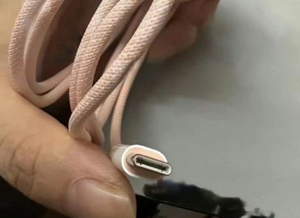 宾川苹果15维修店分享iPhone15USB-C数据线长啥样